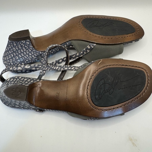 Donald Pliner luxury brand Stylish Gray Sandals size 7.5 - Picture 4 of 6